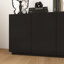 Buffet moderne en bois avec panneaux de porte en relief