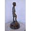 Statue de joueur de soccer en action sur marbre - Taille: L 12 po x l 12 po x H 26 po.