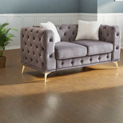 Luxueux canapés en velours, design Chesterfield moderne avec pieds en métal pour la maison