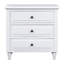Table de chevet contemporaine avec trois tiroirs robustes pour un rangement organisé et élégant, parfait pour les chambres modernes