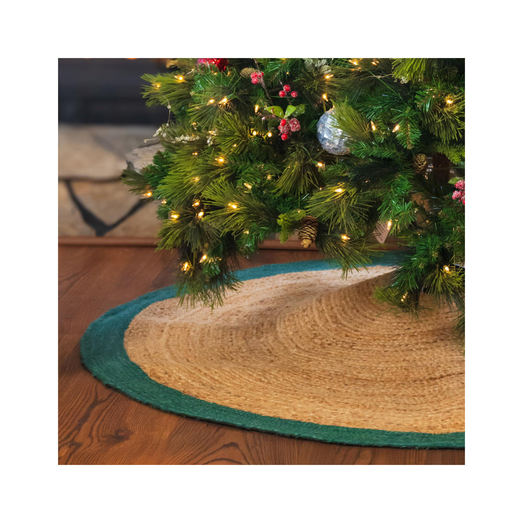 Burlap Tree Skirt, Green/Beige, Round 7'1"