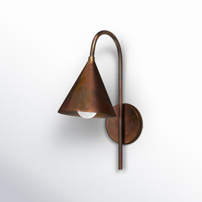 Zephyr Iron Plug-in Wallchiere