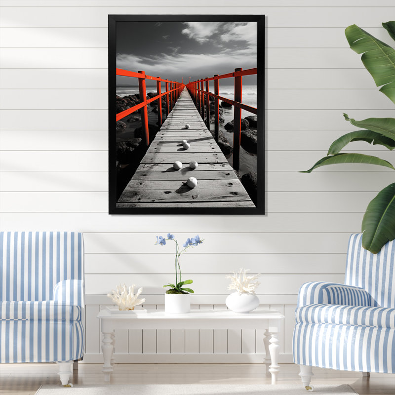 Beach Pier Perspect Black - Salon nautique et plage Wall Art, L 12 po x H 20 po, Cadre photo noir