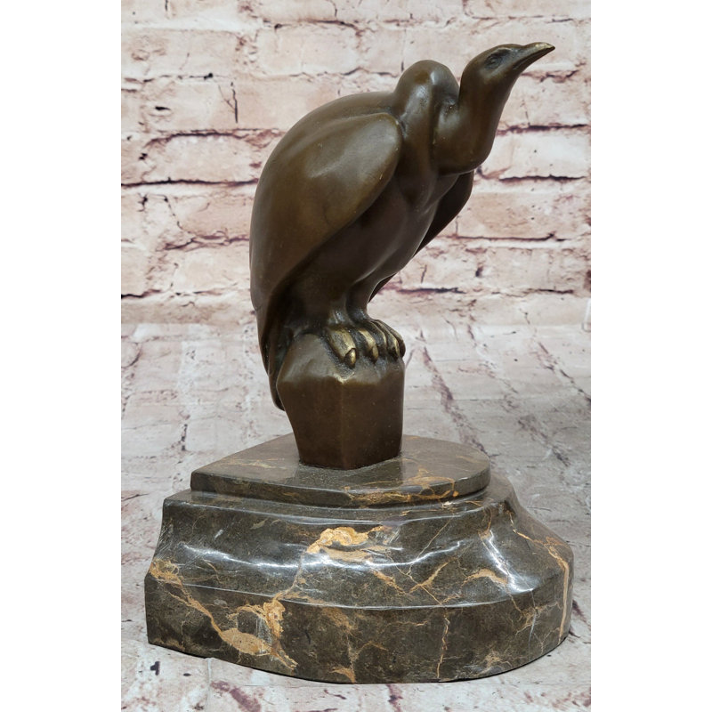 Sculpture vautour taverne