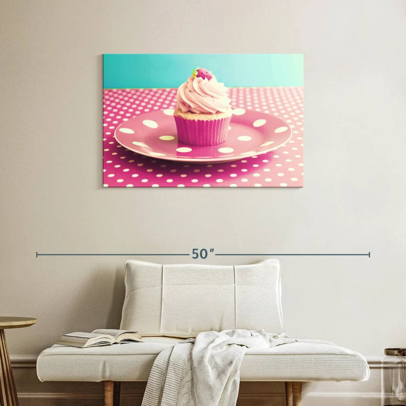 Yarlin Cupcake, 24" H x 36" W