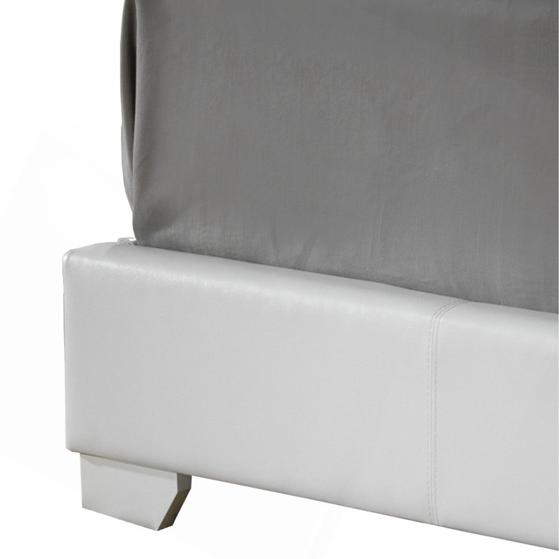 Charmant lit simple blanc pour tous les âges