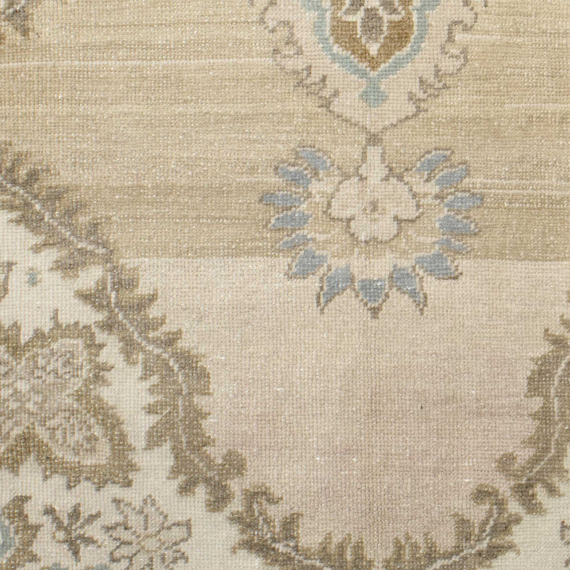 Tapis de couloir 2 pi 11 po x 10 pi One-of-a-Kind