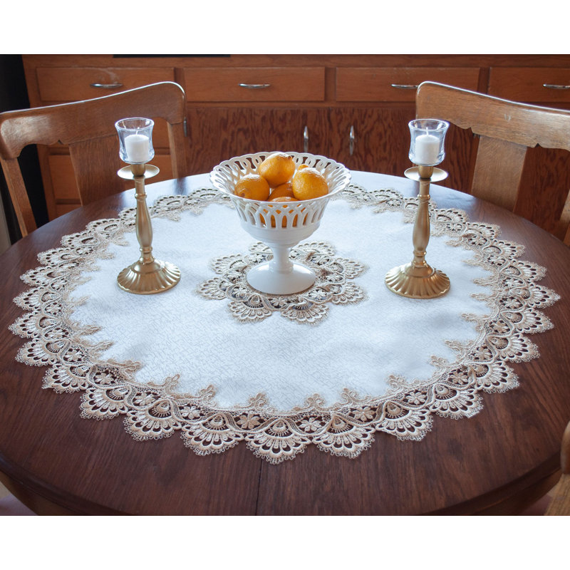 Elmwood Gold European Lace Antique Jacquard Table Topper (33" Round)