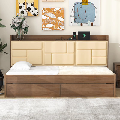 Lit de jour en bois avec tablettes de rangement rembourrées, ports USB et 2 tiroirs