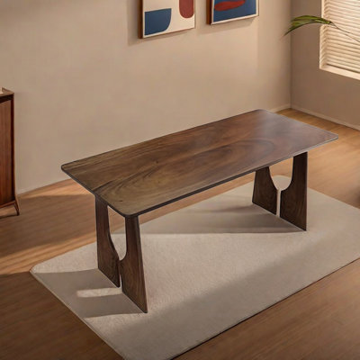Grande table de salle à manger simple et pratique en noyer