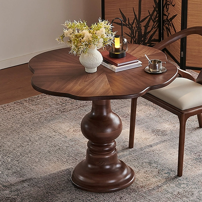 Table de salle à manger en bois massif de couleur châtaignier, H 29,53 po x L 31,5 po x l 31,5 po
