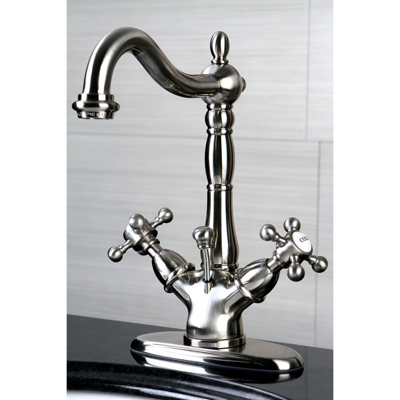 Robinet de salle de bain à fixation sur comptoir à deux ou trois poignées en laiton Kingston, Nickel brossé