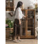 Présentoir 47,44 "en bois massif brun standard et armoires en porcelaine