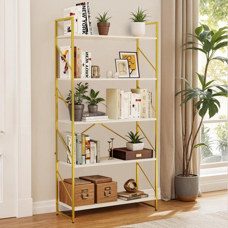 Bibliothèque industrielle à 5 niveaux avec structure en métal et tablettes résistantes aux égratignures, Blanc / doré