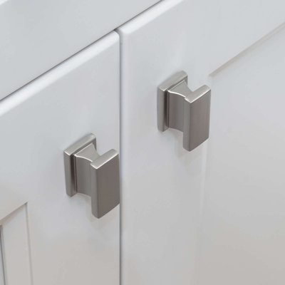 Modket 1 3/8" Solid Rectangle Knob