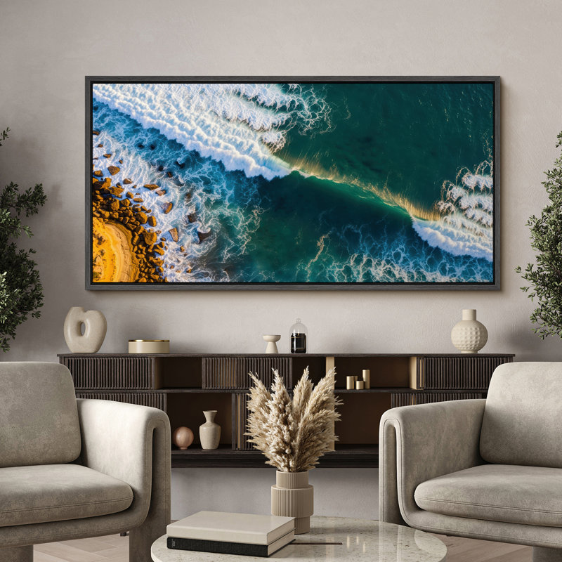 Vue aérienne de vagues et de rivages rocheux, art mural encadré - Photographie côtière dramatique pour les espaces inspirés de la plage