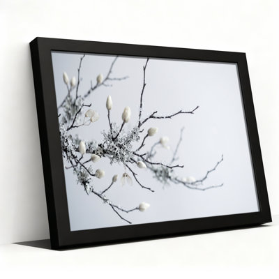 Toile noire encadrée en bois noir pour salon, chambre à coucher, bureau ou vestibule - décoration murale décorative avec branche d'hiver