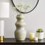 Vase en poterie moderne pour décoration de table-850643323