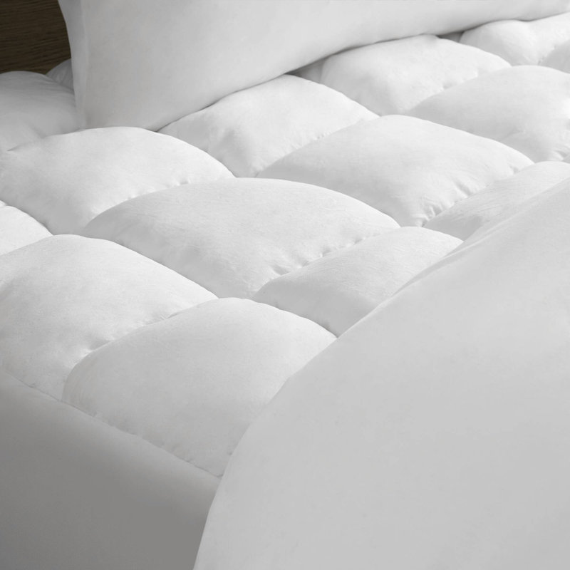 Queen White Overfilled Down Alternative Mattress Pad