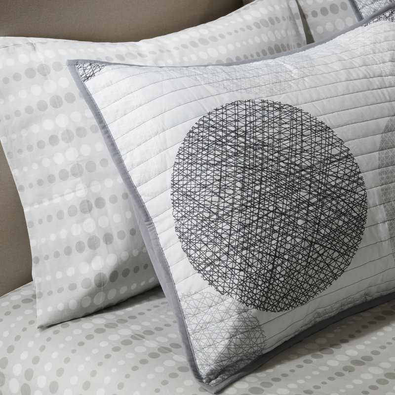 Gray Twin Microfiber Reversible Quilt Set with Geometric Print
