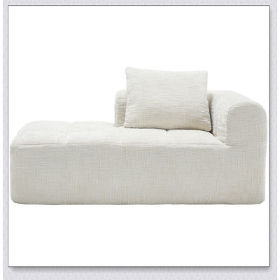Canapé confortable en chenille pour des espaces de vie relaxants et élégants, parfait pour les soirées douillettes et pour recevoir des invités