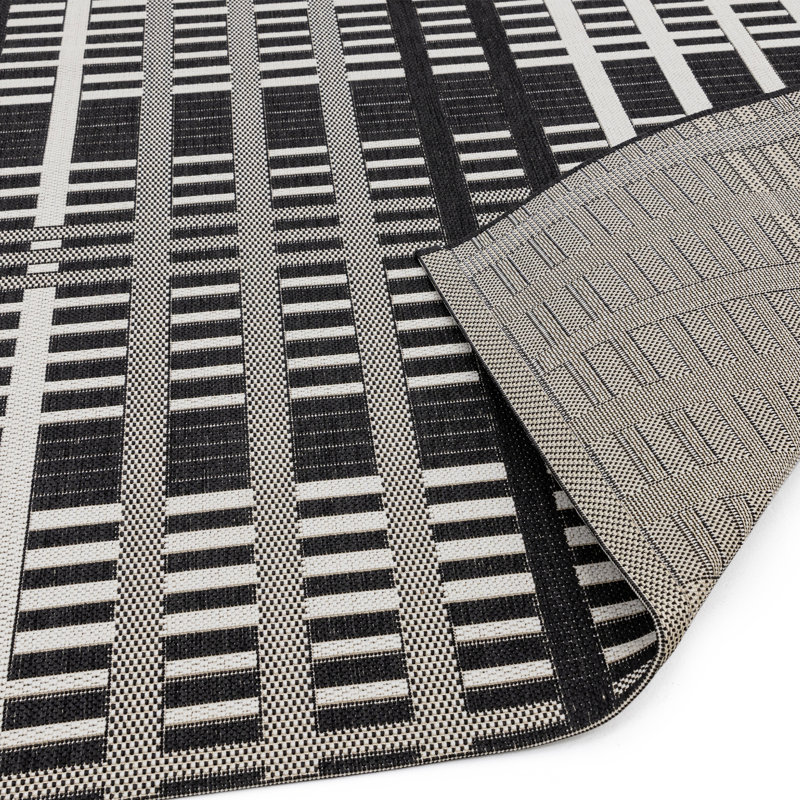 Ashunta Geometric Indoor / Outdoor Area Rug, Rectangle 160 x 230cm