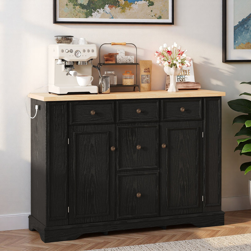 Buffet avec 5 tiroirs, 2 tablettes intérieures réglables, supports de rangement de porte, tablettes latérales ouvertes et station de charge
