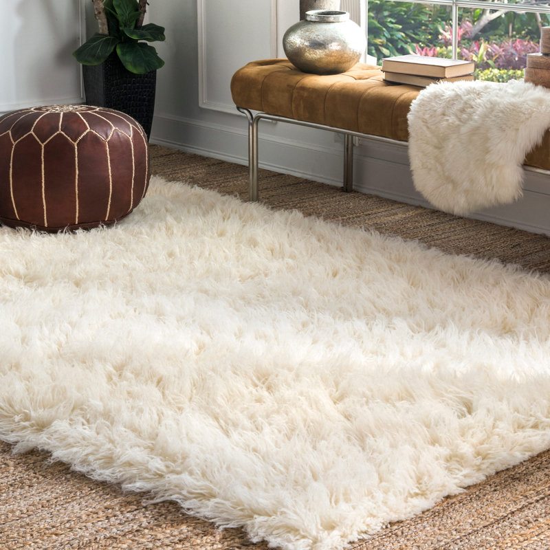 Rug, 5' x 7'