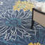 Tapis floral bleu marine 9 pi x 12 pi tissé à la machine