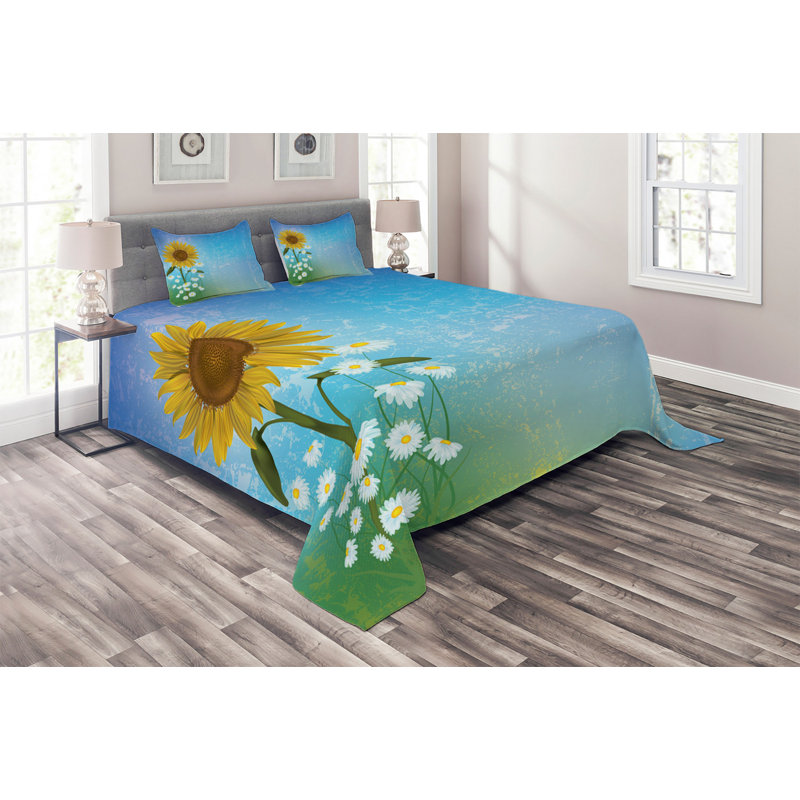 Flower Farmhouse / Country Coverlet