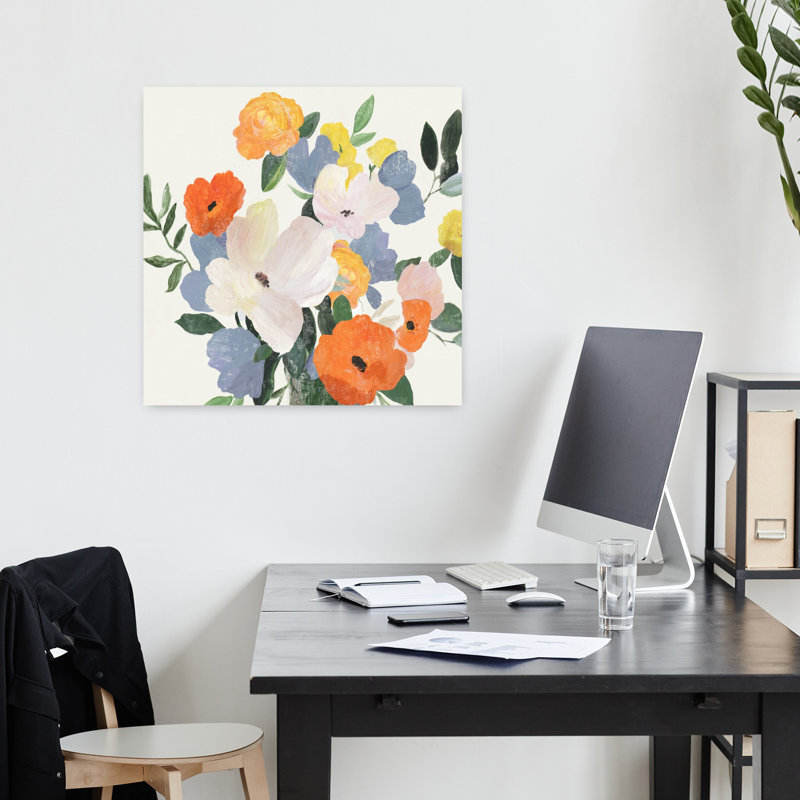 Florals In Vase II, H 18 po x l 18 po