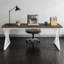 Bureau spacieux (sans tabourets)