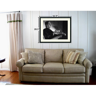 Même les monstres ont besoin d'une pause - Boris Karloff as Frankenstein - reproduction de photo encadrée sur papier