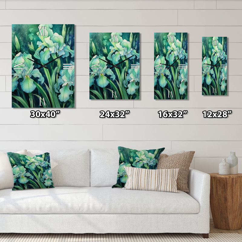 Green Irises Petal V - Horloges murales à motif floral, Petit