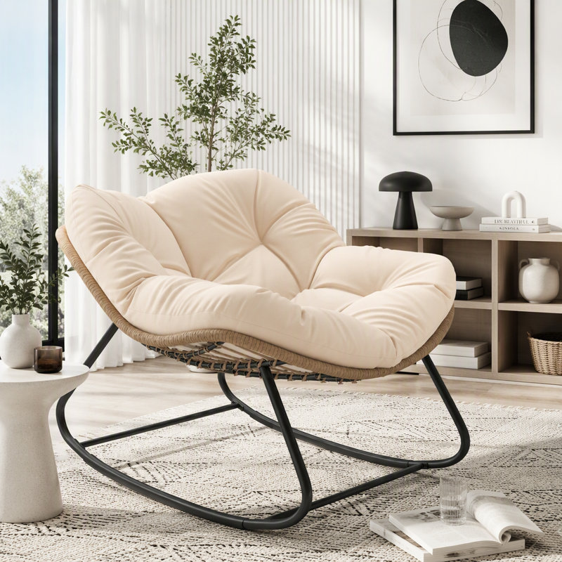 Fauteuil à bascule Papasan Outsunny, chaise berçante Papasan surdimensionnée en osier pour intérieur et extérieur avec coussin, fauteuils à bascule œuf d'extérieur en rotin PE