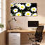 Fleurs de marguerite sur fond noir, reproduction d'art sur toile tendue sur toile, ensemble de 1-143269460