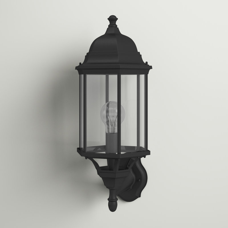 Grande lanterne murale d'extérieur à une lumière Sevier de Génération Éclairage , H 21,74 po x l 9,38 po x P 8,63 po, Noir