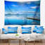 Tapisserie paysage marin avec ciel bleu nuageux-28505238