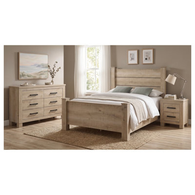 Ensemble de chambre à coucher 3 pièces Cedarvale en chêne vieilli, comprenant un lit, une commode et une table de chevet.