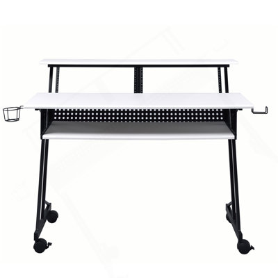Bureau de studio d'enregistrement de musique blanc avec base en métal