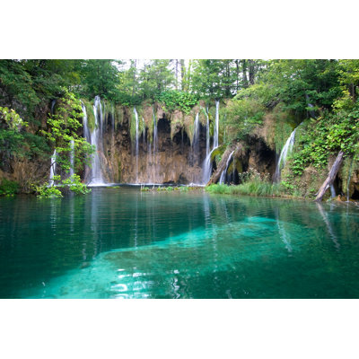 Lac et cascades - photographie sur toile tendue