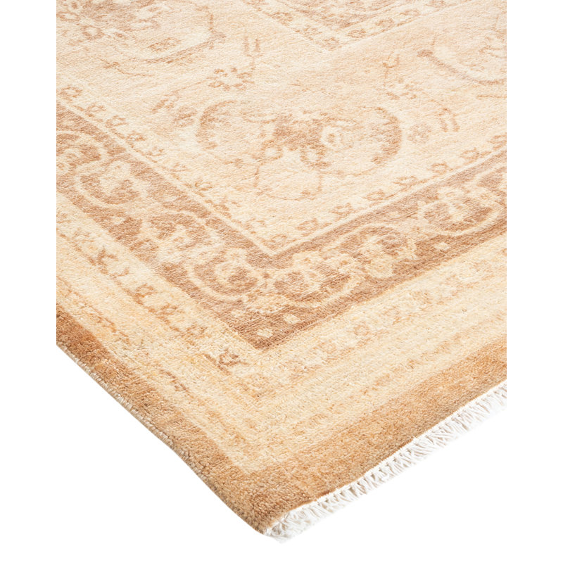 Classic One-of-a-Kind 7' 10" X 9' 8" Hand Knotted Area Rug