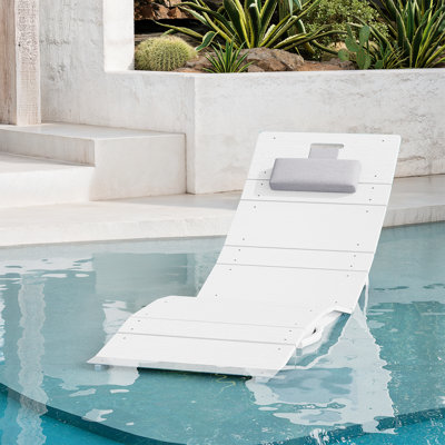 Portable Foldable Hips Patio Chaise Lounge，anti-drift Poolside Comfort With Adjustable Headrest & Sandbag Anchors，white