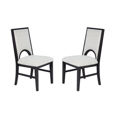 Chaise à découpes arquée en tissu blanc
