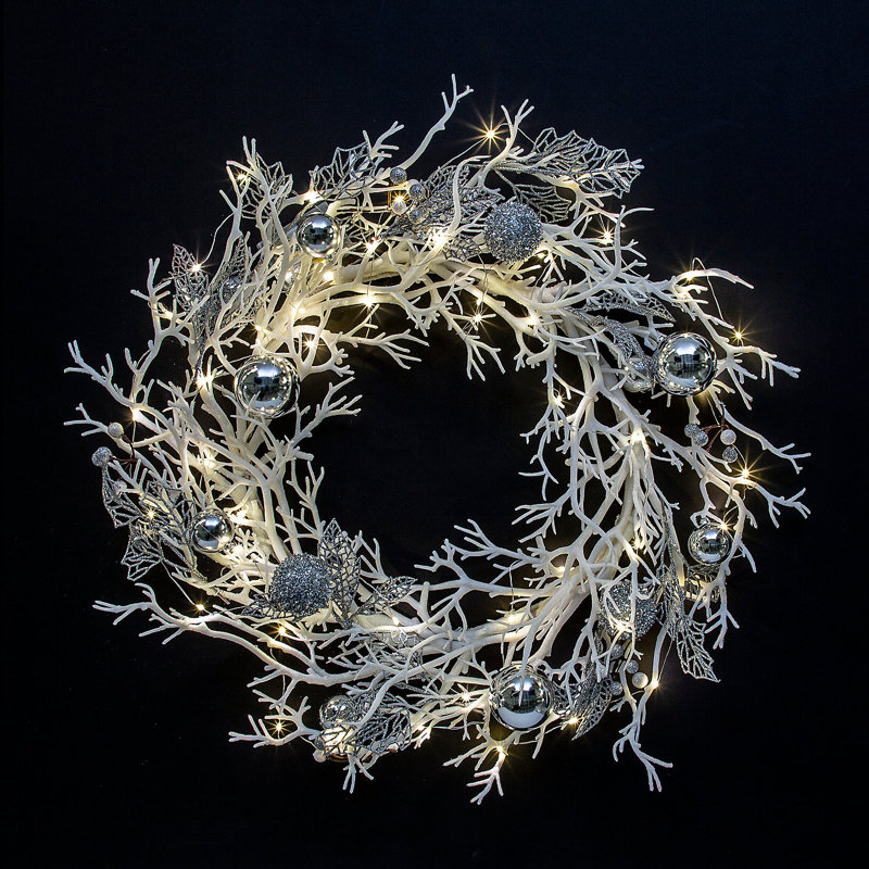 Ineke Faux Plastic 16'' Wreath