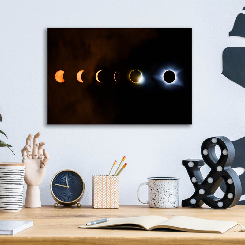 «Great American Eclipse» par Jonathan Ross, art mural en verre acrylique, H 12 po x l 16 po x P 0,13 po