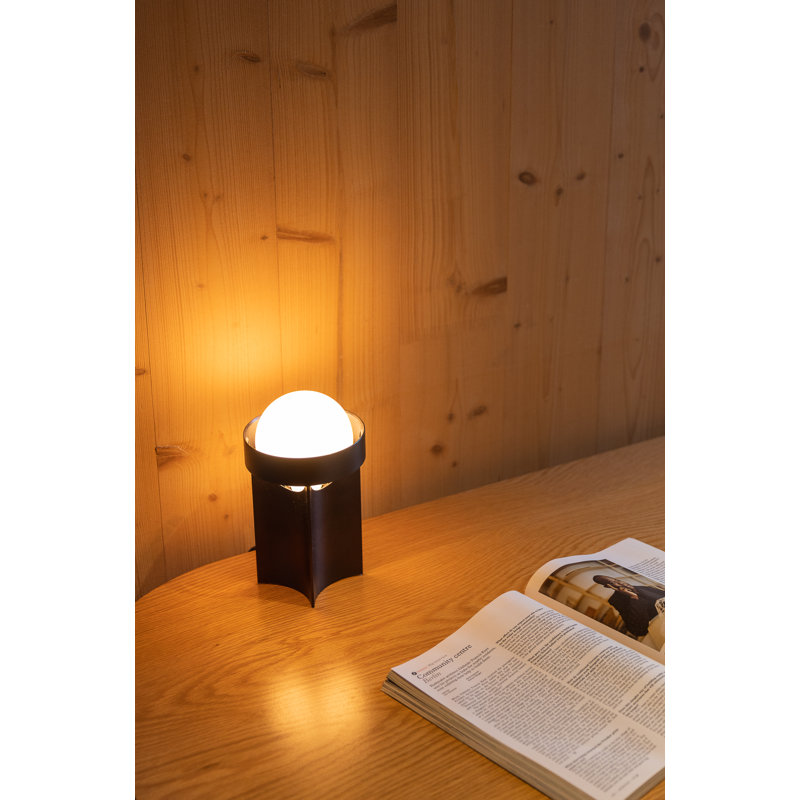 Lampe de table Loop + sphère III, H 8,63 po x l 4,88 po x P 4,88 po, Gris