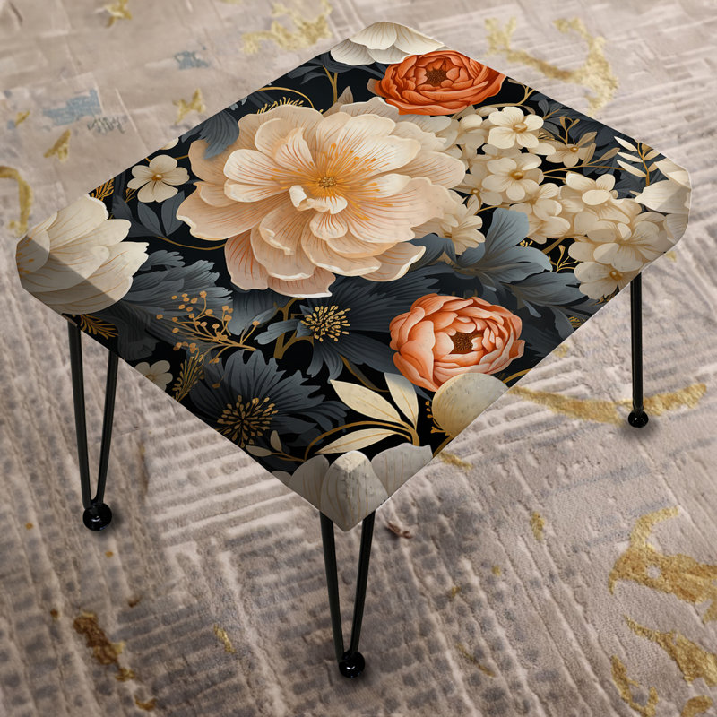 Repose-pieds blanc avec pivoines blanches Collage Cottage