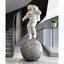 Article décoratif en fibre de verre Creative Astronaut Spacewalk-522432302