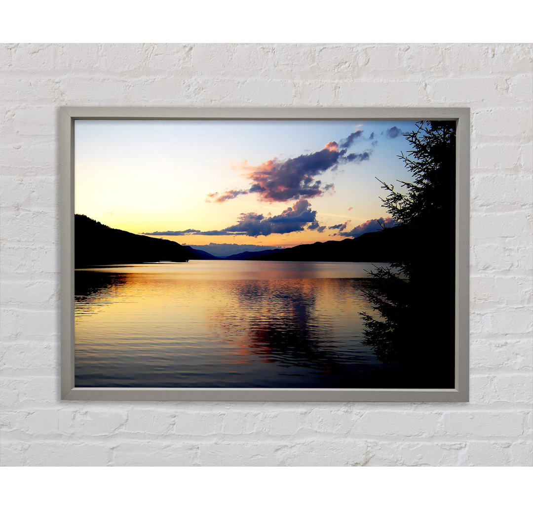 Tranquil Lake Reflections - Einzelner Bilderrahmen Kunstdrucke auf Leinwand